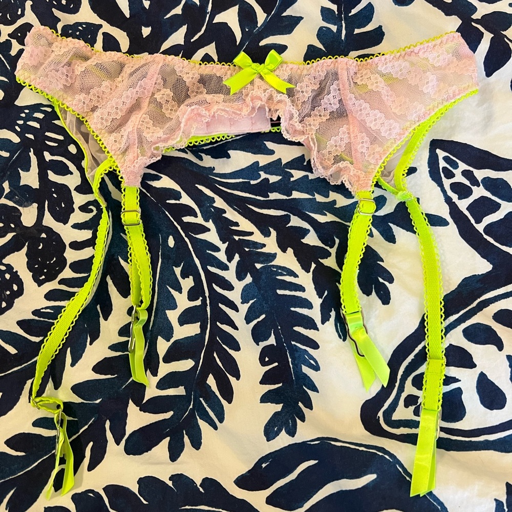 LOWEST PRICE - Victoria’s Secret Sexy Little Things Lace Garter Belt